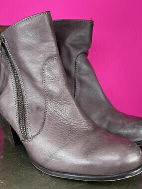 Anthropologie Chio Purplish Brown Leather Side Zip Heeled Ankle Boot EU 36